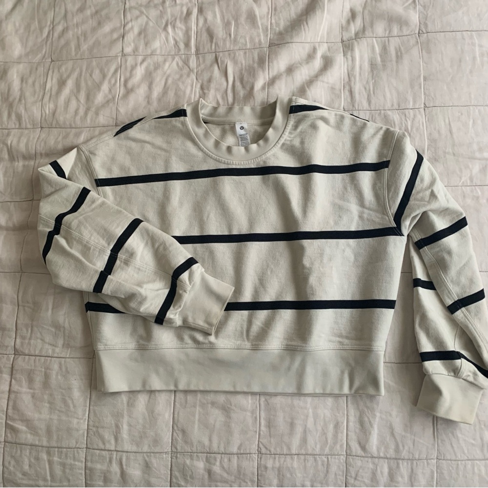 Lululemon Woman’s Crewneck Sweater Size 6